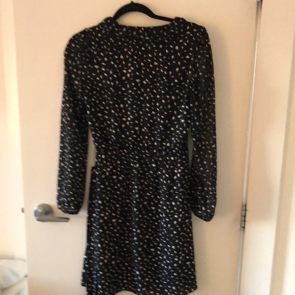 Loft black and white dress with matching fabric belt. - Picture 4 of 4